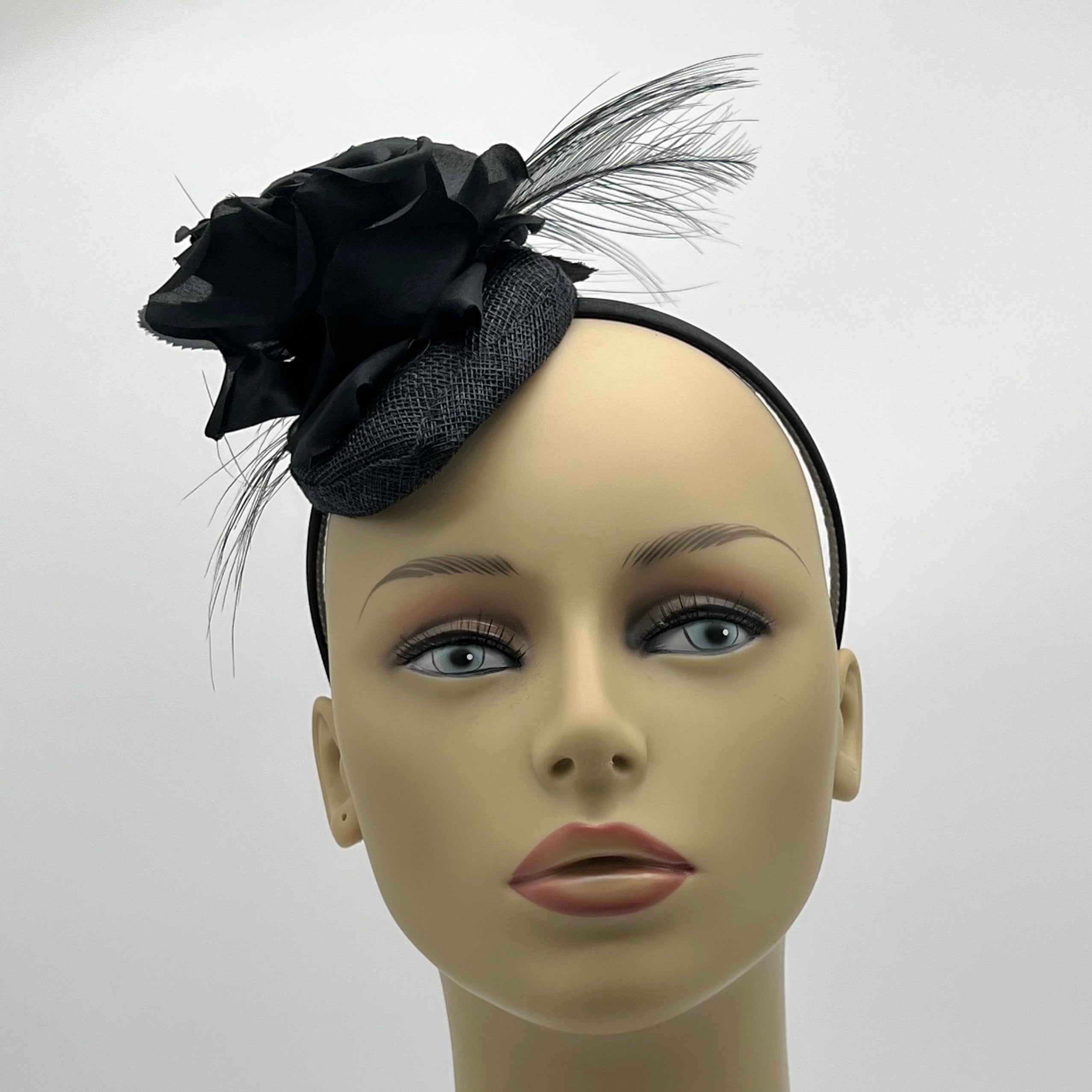 One Off Piece - Large newest Black & Gold Feather Fascinator Disc Hat Sinamay Saucer Headpiece Races Wedding Headband u10910